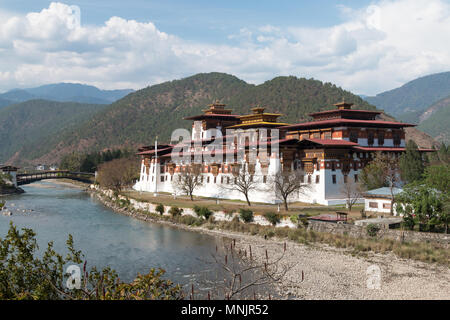 Punakha Dzong, auch als Pungtang Dewa chhenbi Phodrang (mit der Bedeutung "Der Palast der großen Glück") in Punakha, Bhutan bekannt Stockfoto