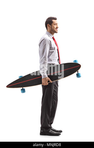 Volle Länge Profil Schuss ein Geschäftsmann mit einem Longboard in Linie auf weißem Hintergrund warten Stockfoto