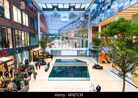 Niederlande, Utrecht, 16. November 2017 - Hoog Catharijne Shopping Mall in Utrecht. Stockfoto
