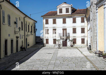 Istrien, Kroatien, April 2018 - Andrea Antico Platz in der Altstadt von Motovun Stockfoto