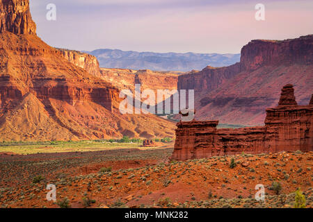 Canyon des Colorado River über Moab, Utah im Morgenlicht Stockfoto