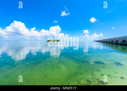 Lange Brücke an Floridas Schlüssel - Historische Overseas Highway und 7 Mile Bridge, Key West, Florida, USA zu erhalten Stockfoto