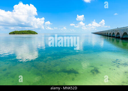 Lange Brücke an Floridas Schlüssel - Historische Overseas Highway und 7 Mile Bridge, Key West, Florida, USA zu erhalten Stockfoto