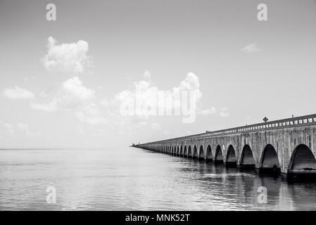 Lange Brücke an Floridas Schlüssel - Historische Overseas Highway und 7 Mile Bridge, Key West, Florida, USA zu erhalten Stockfoto