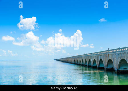 Lange Brücke an Floridas Schlüssel - Historische Overseas Highway und 7 Mile Bridge, Key West, Florida, USA zu erhalten Stockfoto