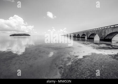 Lange Brücke an Floridas Schlüssel - Historische Overseas Highway und 7 Mile Bridge, Key West, Florida, USA zu erhalten Stockfoto
