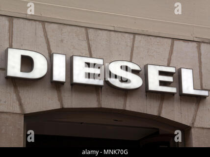 Amsterdam, Niederlande - Februar 6, 2017: Briefe Diesel auf einer Fassade in Amsterdam Stockfoto