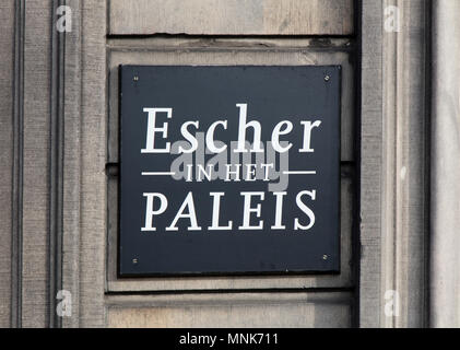 Amsterdam, Niederlande, 2. Februar 2017: Briefe Escher im Palast an der Wand Stockfoto