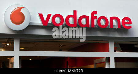 Amsterdam, Niederlande, 2. Februar 2017: Briefe Vodafone an einer Wand in Amsterdam Stockfoto