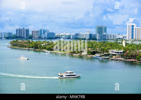 Miami Beach. Luftaufnahme von Flüssen und Ship Canal. Tropischen Küste von Florida, USA. Stockfoto