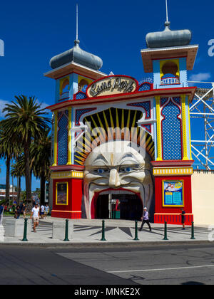 Bunte Eingang zum Luna Park St. Kilda, Melbourne, Victoria, Australien. Stockfoto