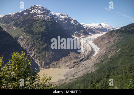 In Northern BC 40 km Stewart entfernt - über Hyder Alaska zugegriffen wird fünftgrößte Gletscher in Kanada. Im Zehenbereich, Graten der Moräne hinterlegt worden Stockfoto