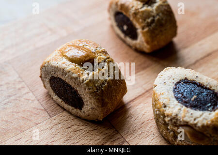 Mardin coregi/kulice mit Datum Obst einfügen und Mandel. Traditionelle Bäckerei. Stockfoto