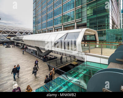 Adams Plaza Brücke, Eingang Crossrail, Canary Wharf, London, Großbritannien. Stockfoto