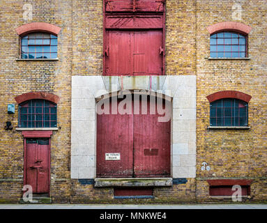 König Heinrichs Liegeplätzen, denkmalgeschützte Gebäude in St. Katharine's & Wapping, London, UK. Stockfoto