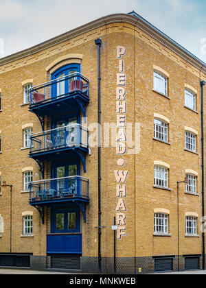 Pierhead Wharf Residenzen, Wapping High Street, London, UK. Stockfoto