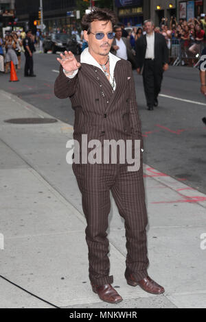 Johnny Depp kommt für die "Late Show mit David Letterman' an Ed Sullivan Theater am 25. Juni 2013 in New York City. Stockfoto