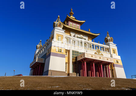 Buddhistische Komplex Golden Wohnstätte des Buddha Shakyamuni im Frühjahr. Elista. Kalmückien. Russland Stockfoto