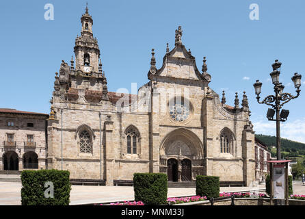 Iglesia de San Severino, 15. Jahrhundert, der Plaza Mayor, Balmaseda, Vizcaya, Pais Vasco, Spanien, Stockfoto