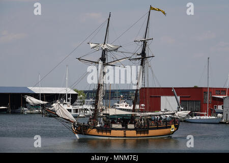 Replik der Schoner SULTANA - von 1768 bis 1772 Das britische Schiff SULTANA war ein ENFORCER der verhassten Townsend Handlungen oder "Tee Steuern." Stockfoto