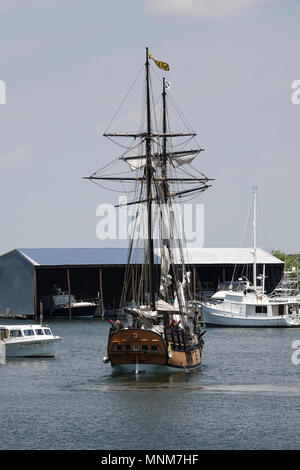 Replik der Schoner SULTANA - von 1768 bis 1772 Das britische Schiff SULTANA war ein ENFORCER der verhassten Townsend Handlungen oder "Tee Steuern." Stockfoto