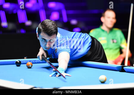 Russlands Fedor Gorst beim World Cup of POOL 2018: Runde 1 - Australien gegen Russland im Luwan (Gymnasium) Arena am Donnerstag, dem 17. Mai 2018. SHANGHAI, China. Credit: Taka G Wu Stockfoto