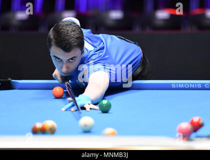 Russlands Fedor Gorst beim World Cup of POOL 2018: Runde 1 - Australien gegen Russland im Luwan (Gymnasium) Arena am Donnerstag, dem 17. Mai 2018. SHANGHAI, China. Credit: Taka G Wu Stockfoto