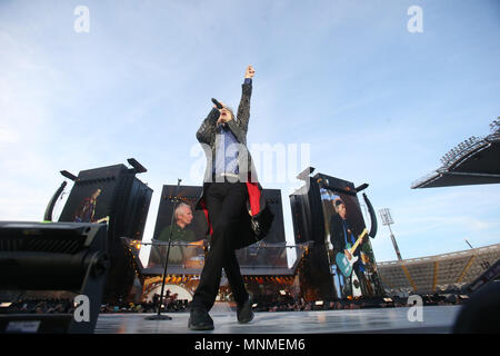 17/5/2018. Ja, die Jungs sind wieder in der Stadt! Mick Jagger spielt die Menge mit Keith Richards, Ronnie Wood und Charlie Watts von den Rolling Stones zur Unterstützung, wie sie im Croke Park in Dublin heute Abend spielte, auf der ersten Etappe ihrer Steine - Kein Filter Tour. Nach der Show werden Sie wieder nach England fliegen die Tour mit London, Edinburgh and Cardiff, um fortzufahren. Foto: Leon Farrell/RollingNews.ie Stockfoto