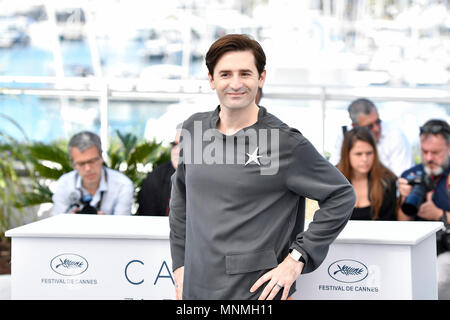 (180518) - Cannes, 18. Mai 2018 (Xinhua) - Schauspieler Nicolas Maury der französischen Film "Messer + Herz", stellt bei einem Fotoshooting für die 71. Internationalen Filmfestspiele von Cannes in Cannes, Frankreich am 18. Mai 2018. Die 71. Internationalen Filmfestspiele von Cannes ist von 8. Mai bis 19. Mai statt. (Xinhua / Chen Yichen) (ZF) Stockfoto