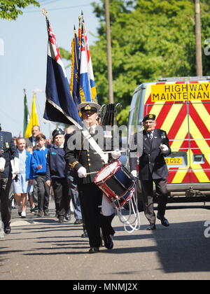 Eastchurch, Kent, Großbritannien. 18. Mai 2018. Pionier der Luftfahrt Beachtung: jährliche Feier der Insel Sheppey als die Wiege der britischen Luftfahrt in Eastchurch Aviation Memorial. Die Insel wurde von den frühesten Pioniere des Fliegens in Großbritannien, die die ersten Aviation Fabrik gegründet, der Service Geschichte der Royal Flying Corps (RFC), Royal Naval Air Service (Rnas) und die Aero Club von Großbritannien gewählt. Organisiert von der Pfarrgemeinderat, RNA, FAAA, Swale Rat, All Saints Church & Eastchurch Schule. Credit: James Bell/Alamy leben Nachrichten Stockfoto