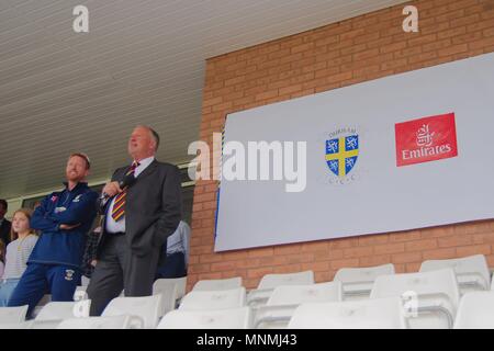 Chester-le-Street, England, 18. Mai 2018. Sir Ian Botham stellt Paul Collingwood an der Taufzeremonie für die Paul Collingwood Pavillon der Emirate Riverside. Credit: Colin Edwards/Alamy Leben Nachrichten. Stockfoto