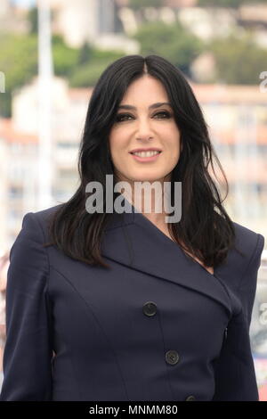 Cannes, Frankreich. 18 Mai, 2018. CANNES, Frankreich - 18. Mai: Regisseurin Nadine Labaki besucht die "Capharnaum "fotoauftrag während der 71st jährlichen Filmfestspiele von Cannes im Palais des Festivals am 18. Mai 2018 in Cannes, Frankreich. Credit: Frederick Injimbert/ZUMA Draht/Alamy leben Nachrichten Stockfoto