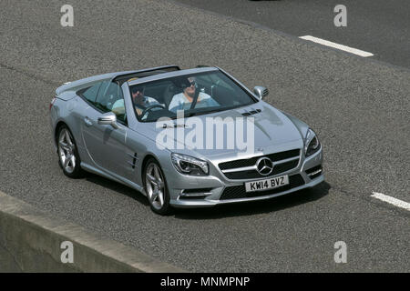 Mercedes Benz S 1350 AMG Sport; Cabriolet, Cabriolet, Cabriolet, Cabriolet, Cabriolet, Cabriolet, Drop-Tops, Sportwagen, Roadster, Cabriolet auf der M6 in südlicher Richtung, Großbritannien Stockfoto