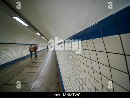 Fußgängertunnel von St. Anna unter der Schelde, Antwerpen, Belgien Stockfoto