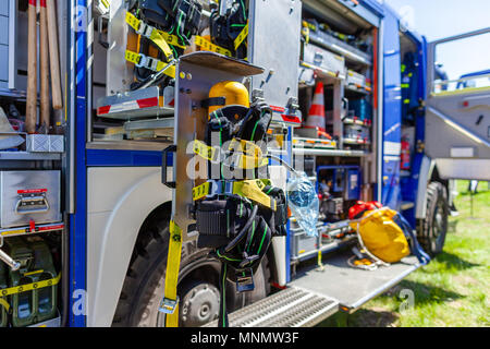 Delmenhorst/Deutschland - Mai 6, 2018: Technische Ausstattung auf einem deutschen technischen Notdienst Lkw vom THW. Technisches Hilfswerk bedeutet technische Stockfoto