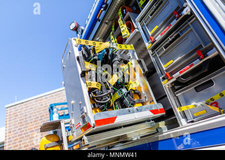 Delmenhorst/Deutschland - Mai 6, 2018: Technische Ausstattung auf einem deutschen technischen Notdienst Lkw vom THW. Technisches Hilfswerk bedeutet technische Stockfoto