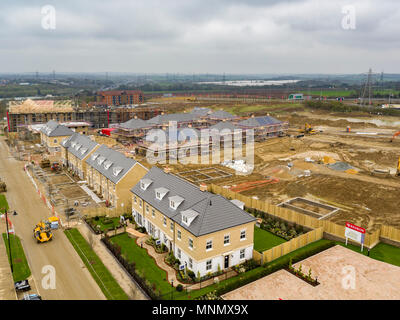 Luftaufnahmen von Redrow Wohnungen Standort-Ebbsfleet Grün in Ebbsfleet Garden City, Kent, Großbritannien Stockfoto