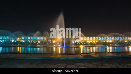 Ali Qapu Palast, ein Grand Palace in Isfahan, Iran. Es liegt auf der westlichen Seite der Naqsh-e Jahan Square, gegenüber der Sheikh Lotfollah Moschee entfernt. Stockfoto