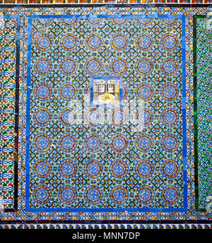 Fliesen- Wand der Terrasse Principal in La Casa de Pilatos in Sevilla, Spanien. Stockfoto