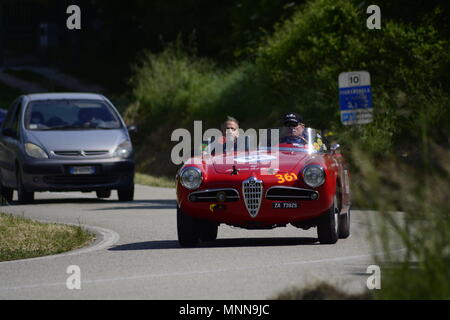 PESARO SAN BARTOLO, Italien, 17. Mai - 2018: ALFA ROMEO GIULIETTA SEBRING 1956 auf einem alten Rennwagen Rallye Mille Miglia 2018 die berühmten Italia Stockfoto