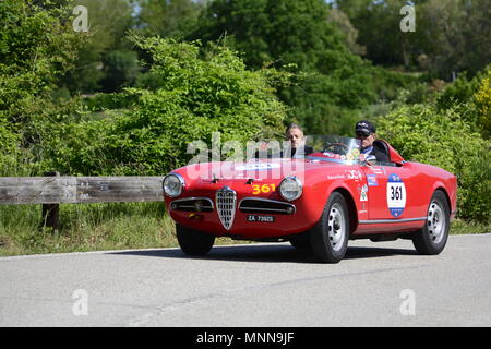 PESARO SAN BARTOLO, Italien, 17. Mai - 2018: ALFA ROMEO GIULIETTA SEBRING 1956 auf einem alten Rennwagen Rallye Mille Miglia 2018 die berühmten Italia Stockfoto