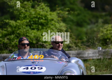 PESARO SAN BARTOLO, Italien, 17. Mai - 2018: PORSCHE 550 Spyder 1500 RS 1955 auf einem alten Rennwagen Rallye Mille Miglia 2018 die berühmten italienischen Stockfoto