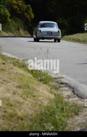 PESARO COLLE SAN BARTOLO, Italien, 17. Mai - 2018: Mille Miglia 2018 die berühmten Italia Stockfoto