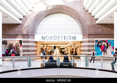 Tysons, USA - 26. Januar 2018: Nordstrom Store anmelden Eingang shop in Tysons Corner Mall in Fairfax, Virginia von Mclean Stockfoto