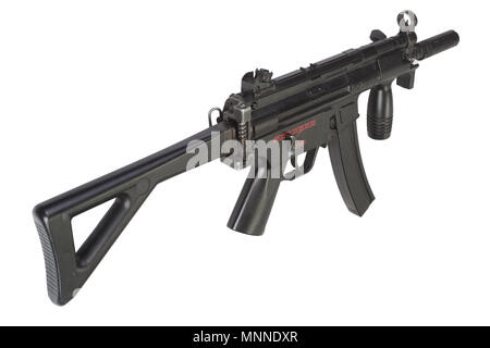 Maschinenpistole MP5 isoliert auf weißem Stockfoto