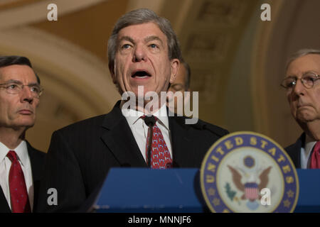 Senator Roy Blunt (R-MO) spricht über republikanischen Bemühungen Obama Betreuung während einer Pressekonferenz auf dem Capitol Hill am Mai 16th, 2017 zu ersetzen. Stockfoto