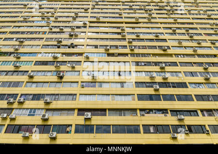 Fassade des People's Park Komplex, Wahrzeichen von Chinatown in Singapur. Die Anlage ist eine gemischte Nutzung, hohes Gebäude bestehen aus Büro und Wohnung. Stockfoto