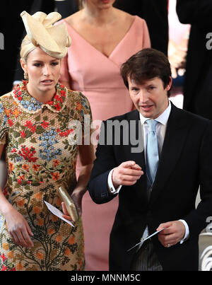 Sofia Wellesley und James Blunt kommen in der St. George's Chapel auf Schloss Windsor für die Hochzeit von Prinz Harry und Meghan Markle. Stockfoto