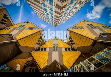 Innovative gelb kubische Häuser in Rotterdam gebaut Stockfoto
