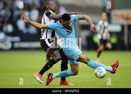 Notts County Jonathan Forte und von Coventry Jordanien Willis Kampf um den Ball in den Himmel Wette Liga zwei Entscheidungsspiel am Meadow Lane, Nottingham. Stockfoto